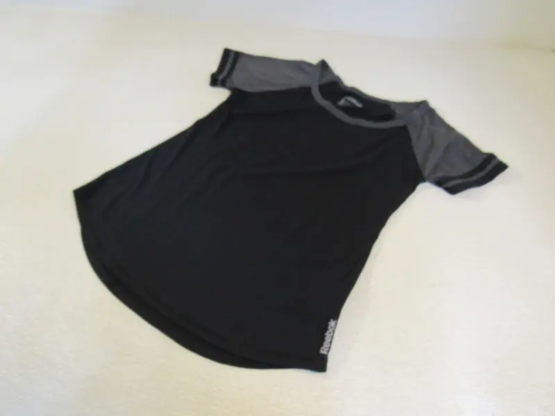 Reebok Black And Gray Crewneck T-Shirt For Women – Size S, Classic Fit, Pre-Loved 1