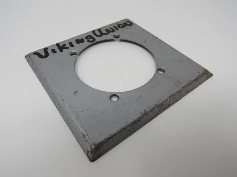 Round Double-Gang 240V Outlet Cover – 4.75" × 4.75" × 0.5", Durable Metal (Used) 1