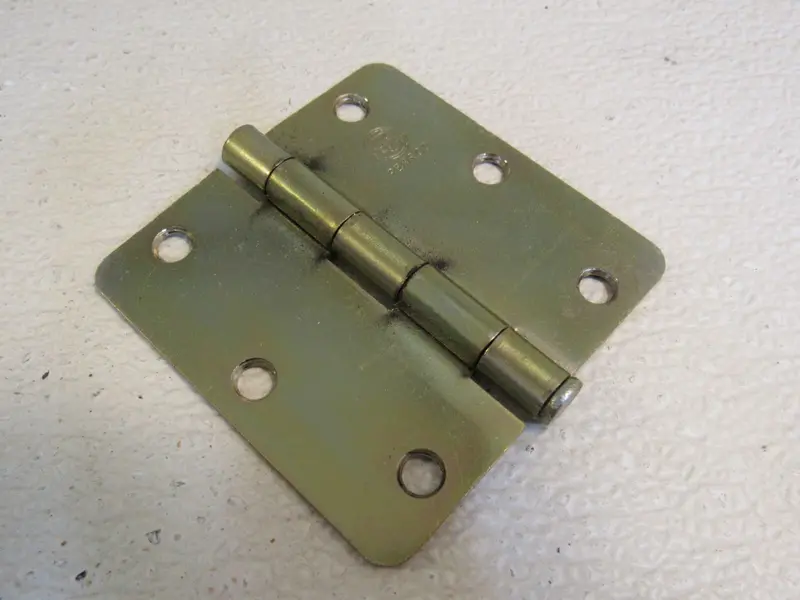 Schlage Polished Brass 3.5-Inch Radius Door Hinge – Round Corner – Pre-Owned 1