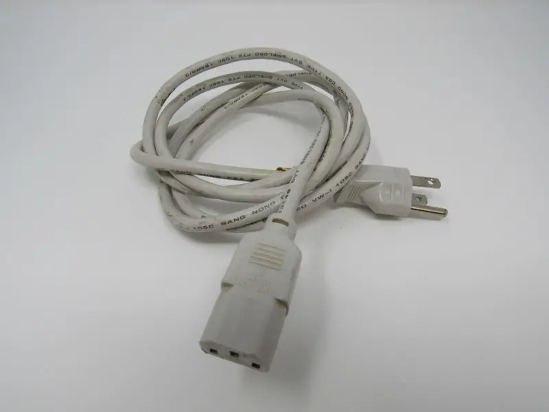 Shang Nong 5.5-Foot Nema 5-15P To Iec C13 Power Cable – Used 1