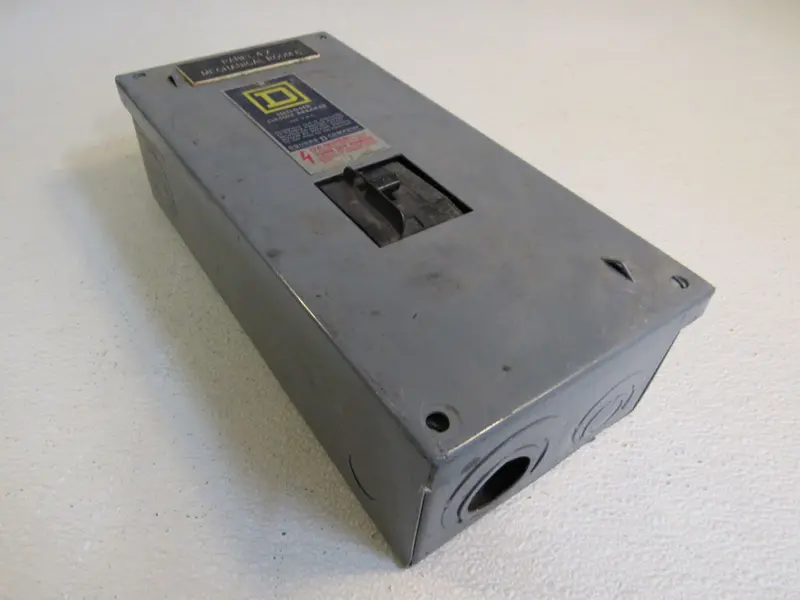 Square D Qo Series Circuit Breaker Enclosure – A5 Type, 100A Rated, Metal Housing, Refurbished 1