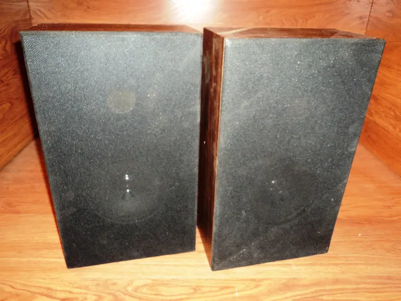 Standard Stereo Speaker Pair – 17"H × 10"W × 5.5"D, 5" Woofer + 1" Tweeter – Pre-Owned 1