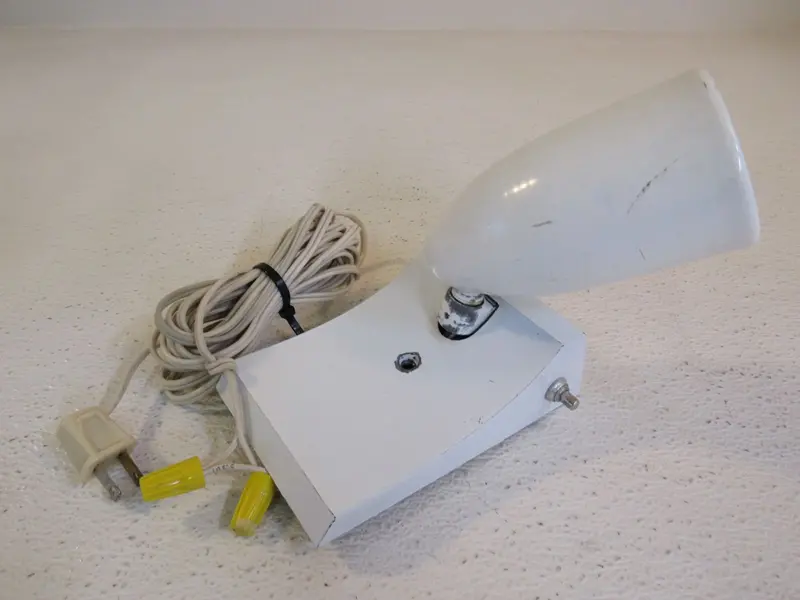 Swivelier Portable Spot Lamp – 14-Foot Cord, Model 15-109, Metal Housing 1