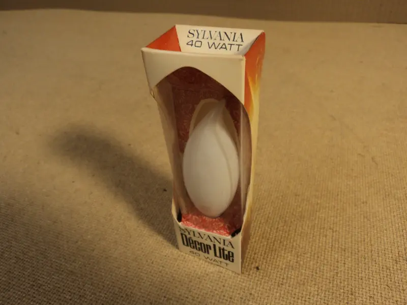 Sylvania 40W Frosted Silver Candle Decorative Bulb – Brand New Fb-Ca9C--40-69 1