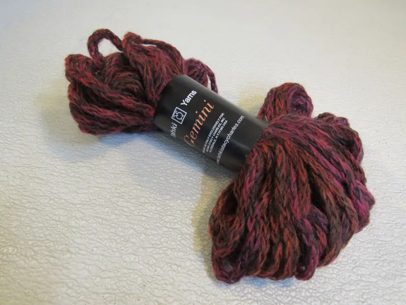 Tahki Gemini Novelty Yarn – Rust/Raspberry/Black, 1 Skein, 49 Yards, New 1