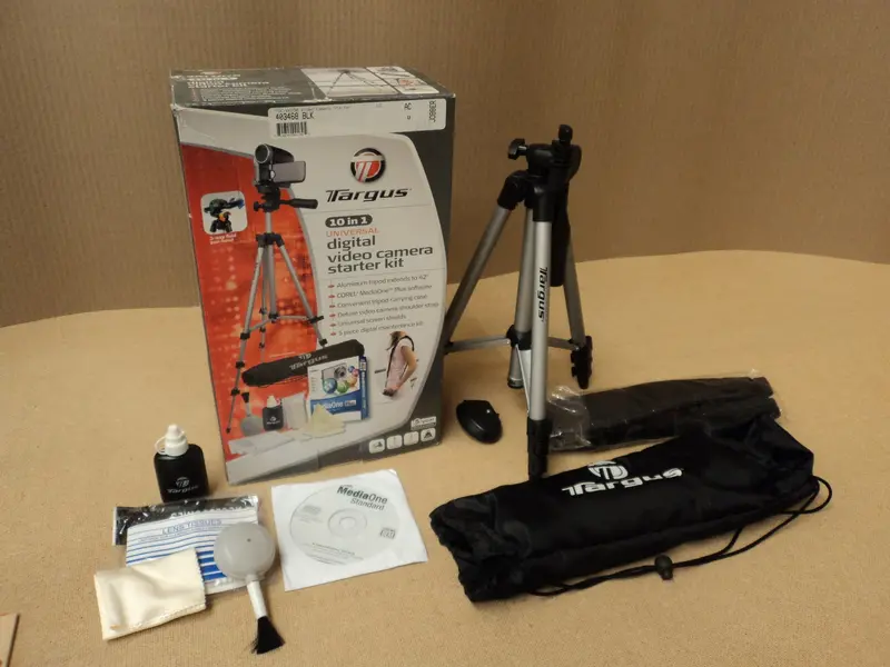 Targus Tgk-Vk850 Digital Camera Starter Kit – 10-In-1 Black/Silver Bundle 1