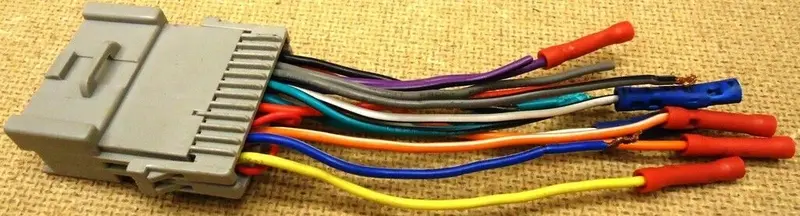 Universal Car Audio Connector – Standard Rca Or Din Type, Unbranded (Used) 1