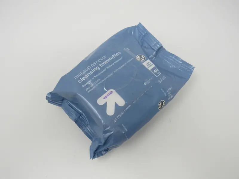 Up & Up Makeup Remover Towelettes – 40-Count Soft Cleansing Cloths 1