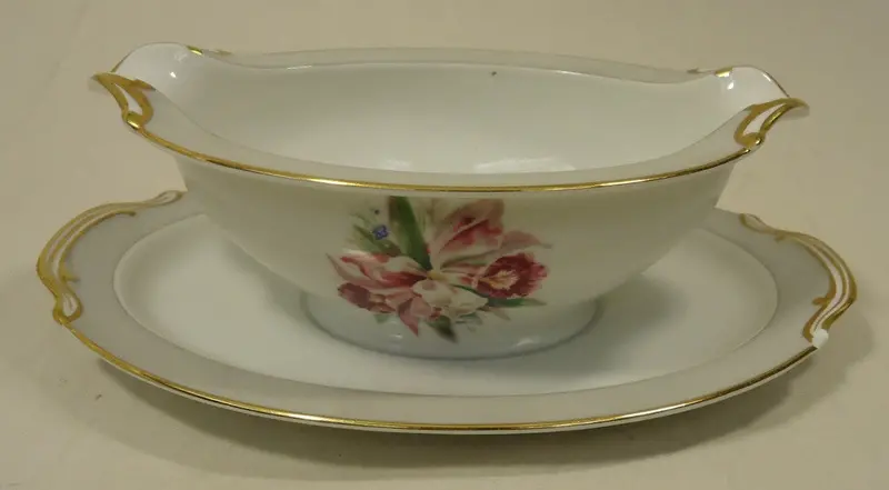 Vintage Noritake Gravy Boat With Matching Saucer – Gold-Rimmed China, Pattern 5049, Slight Chip, 9.5" X 6" X 3" 1