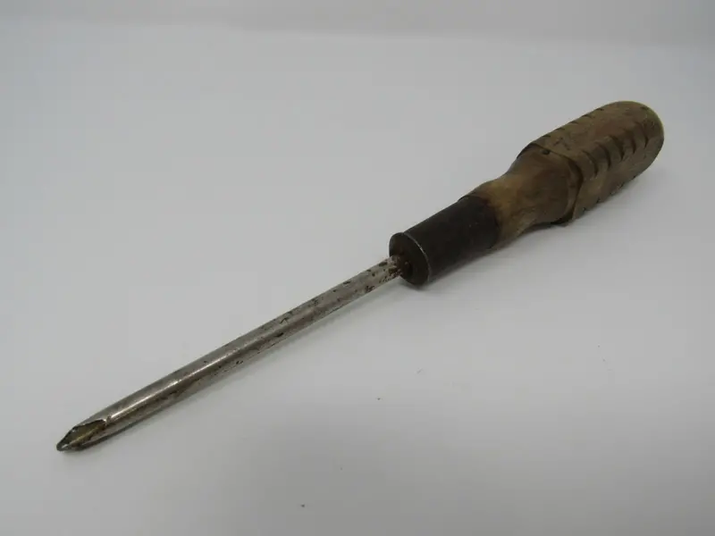 Vintage Phillips Screwdriver – 9.25-Inch Professional-Grade Hand Tool 1