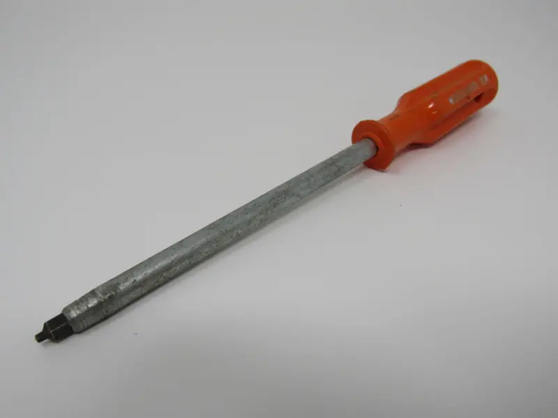 Vintage Woodward Square Robertson Screwdriver – 7-Inch Model 104 1