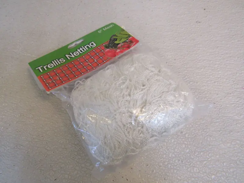 Vivosun Heavy-Duty Trellis Netting – 6-Inch White Nylon Support Grid 1