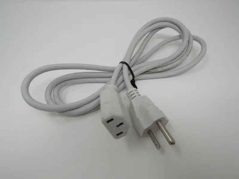 Volex 5.5-Foot Nema 5-15P To Iec C13 Replacement Cord – Pre-Owned 1