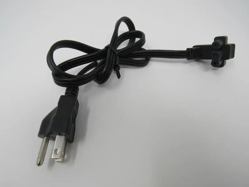 Volex Angled Iec C7 Power Cord – 3 Ft Nema 5-15P To Non-Polar C7 (Duc5Sa3, Used) 1