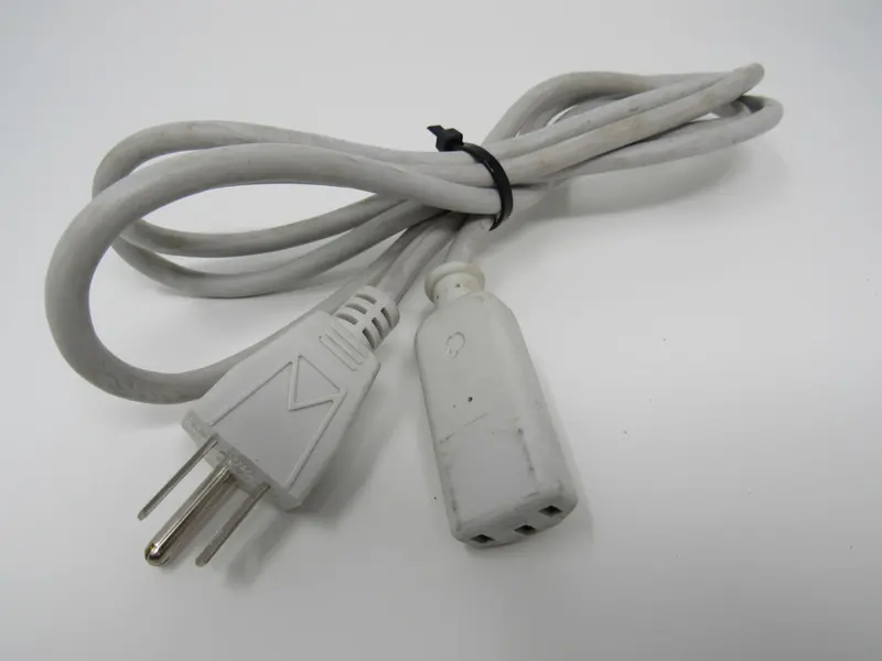 Volex Power Cord – 6 Ft Nema 5-15P To Iec C13 (Used) 1