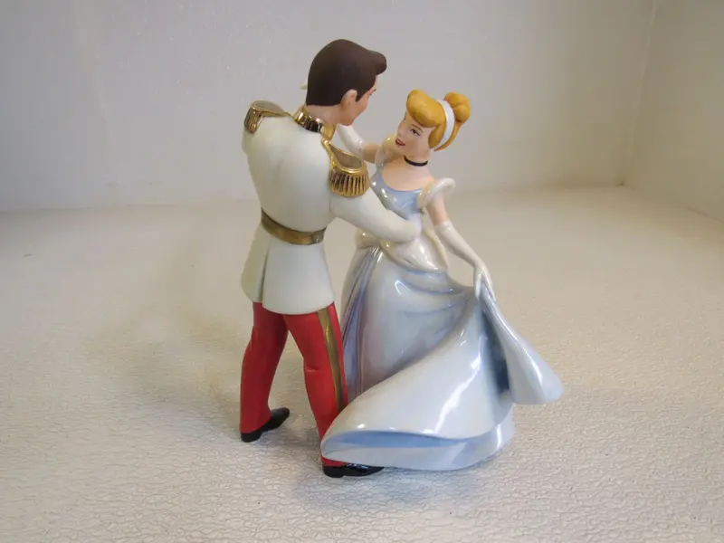 Walt Disney Porcelain Figurine Set – Cinderella And Prince Charming, Classics Collection, Pre-Owned 1