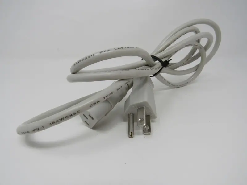 Well Shin 5.5-Foot Nema 5-15P To Iec C13 Power Cord – Used 1