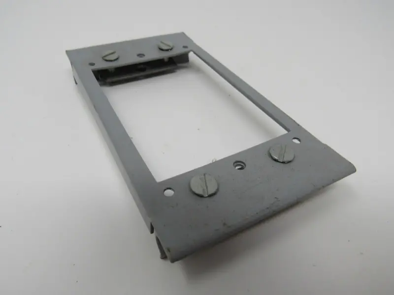 Wiremold External Device Cover Plate – 5" × 3", Zinc-Galvanized Steel, Model 5007C-1 (Used) 1