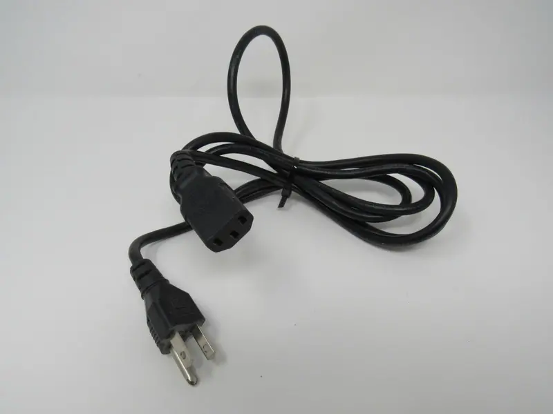 Yung U High-Fidelity Power Cord – 5.5 Ft, Nema 5-15P To Iec C13 (Yc-12) (New) 1